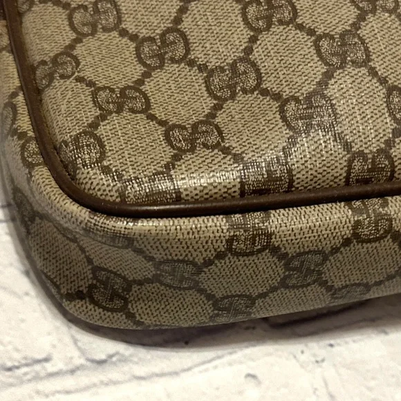 Gucci GG Supreme Vintage Brown Crossbody / Shoulder Bag In Beautiful Condition. - Picture 7 of 16